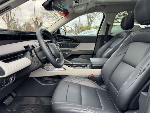 Used 2024 Lincoln Nautilus Premier w/ Equipment Group 102A image 13