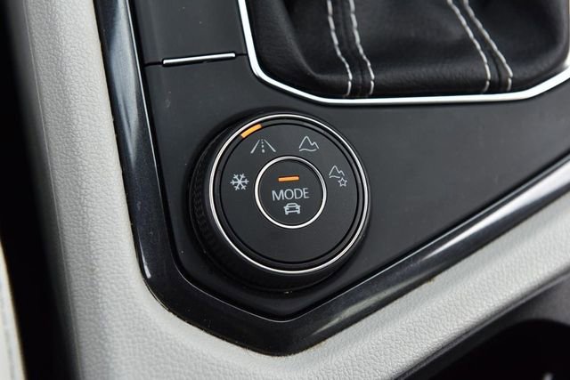 Used 2023 Volkswagen Tiguan SEL R-Line image 19