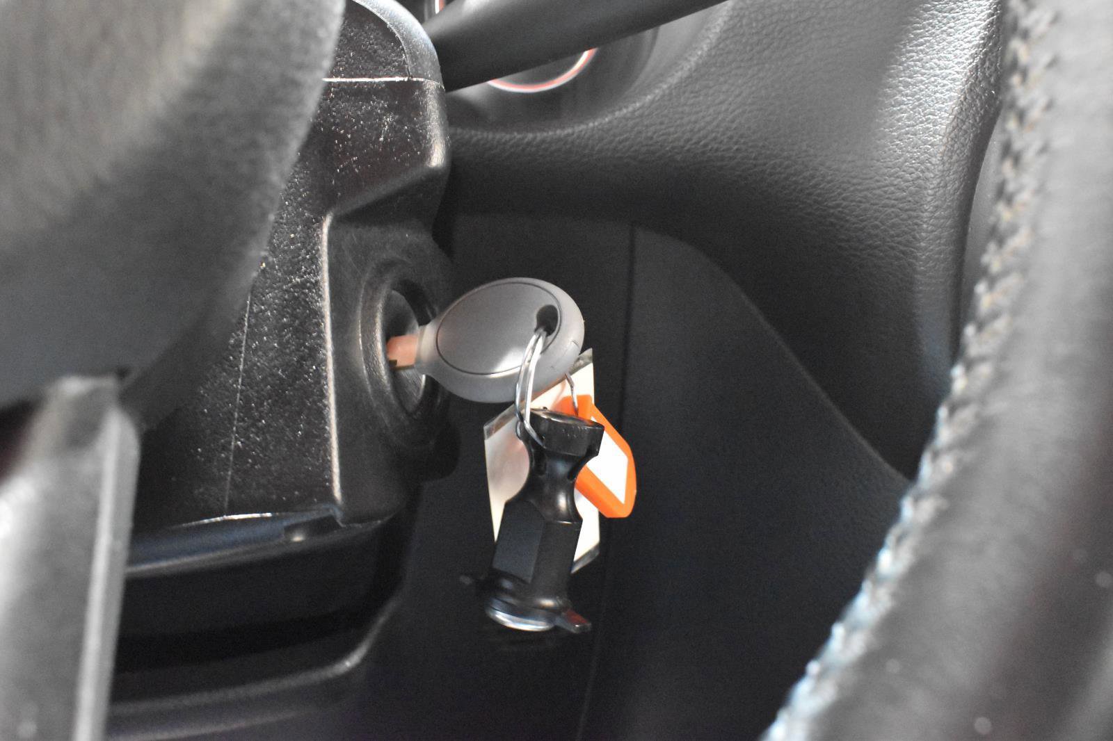 Used 2015 Jeep Wrangler Unlimited Rubicon w/ Connectivity Group image 12