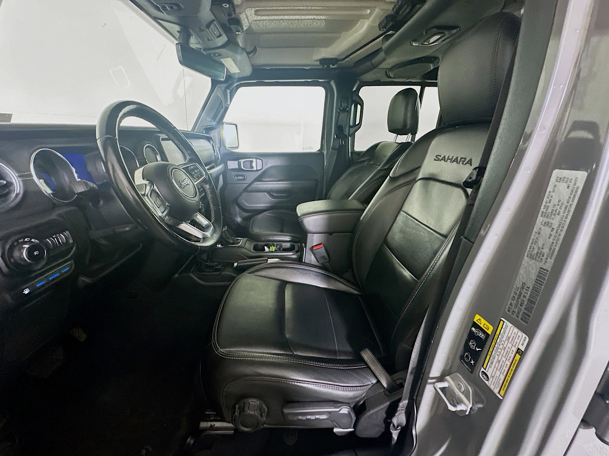 Used 2022 Jeep Wrangler Sahara w/ Cold Weather Group image 13