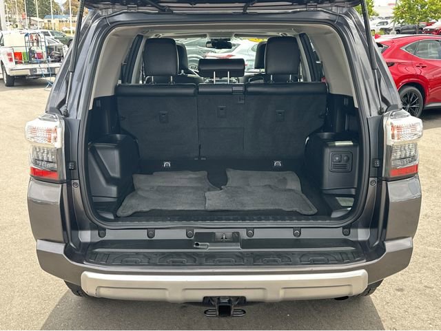 Used 2018 Toyota 4Runner TRD Off-Road Premium AWD/4WD image 19