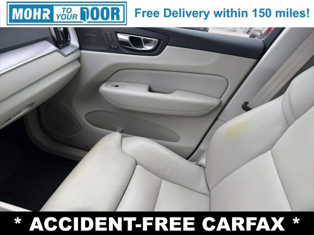 Used 2019 Volvo XC60 T5 Momentum w/ Multimedia Package image 24