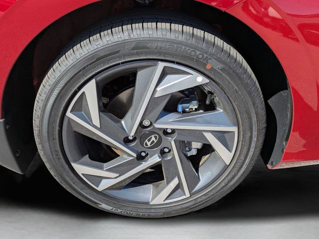 Used 2025 Hyundai Elantra Limited image 35