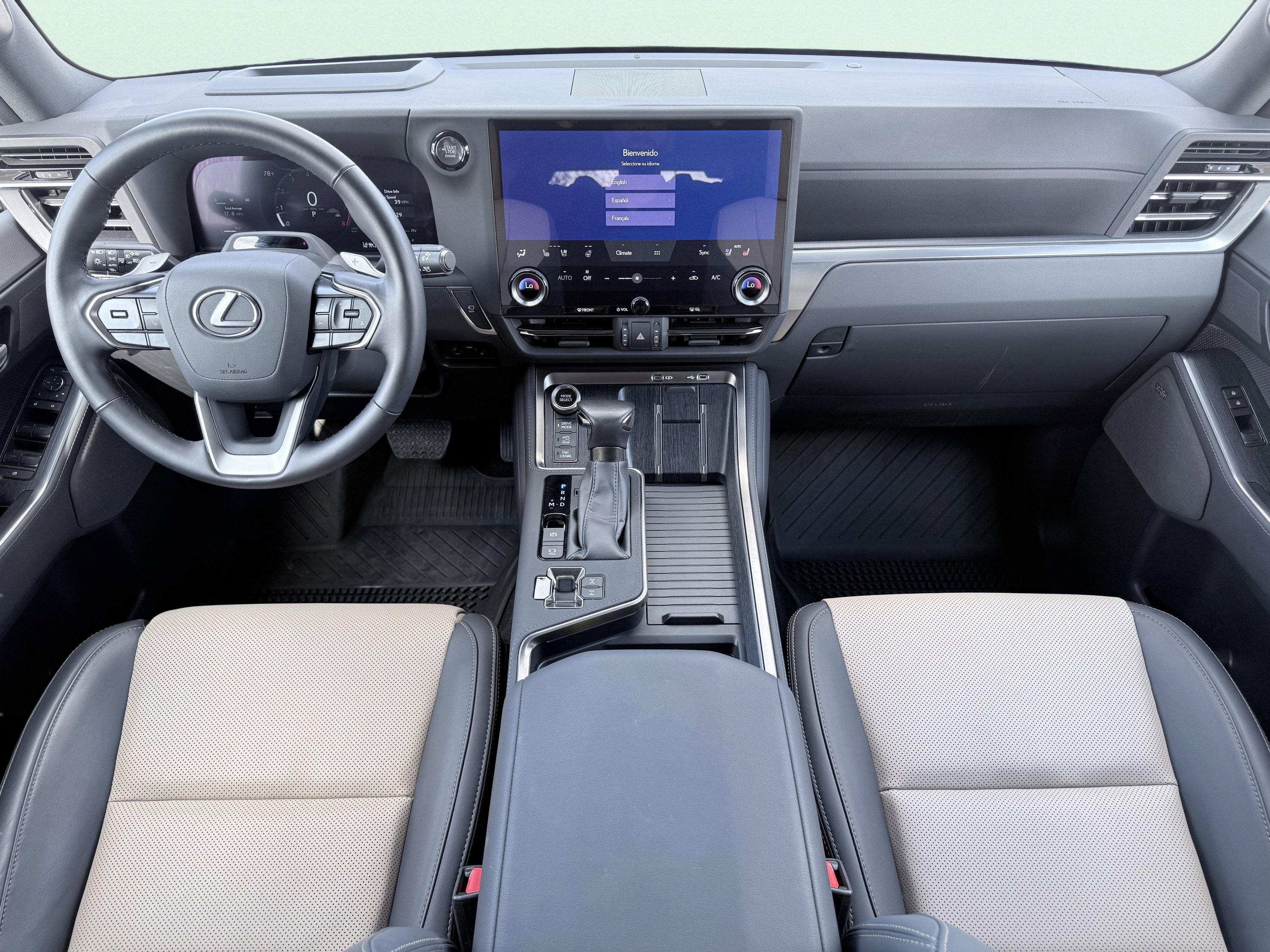 Used 2024 Lexus GX 550 image 34