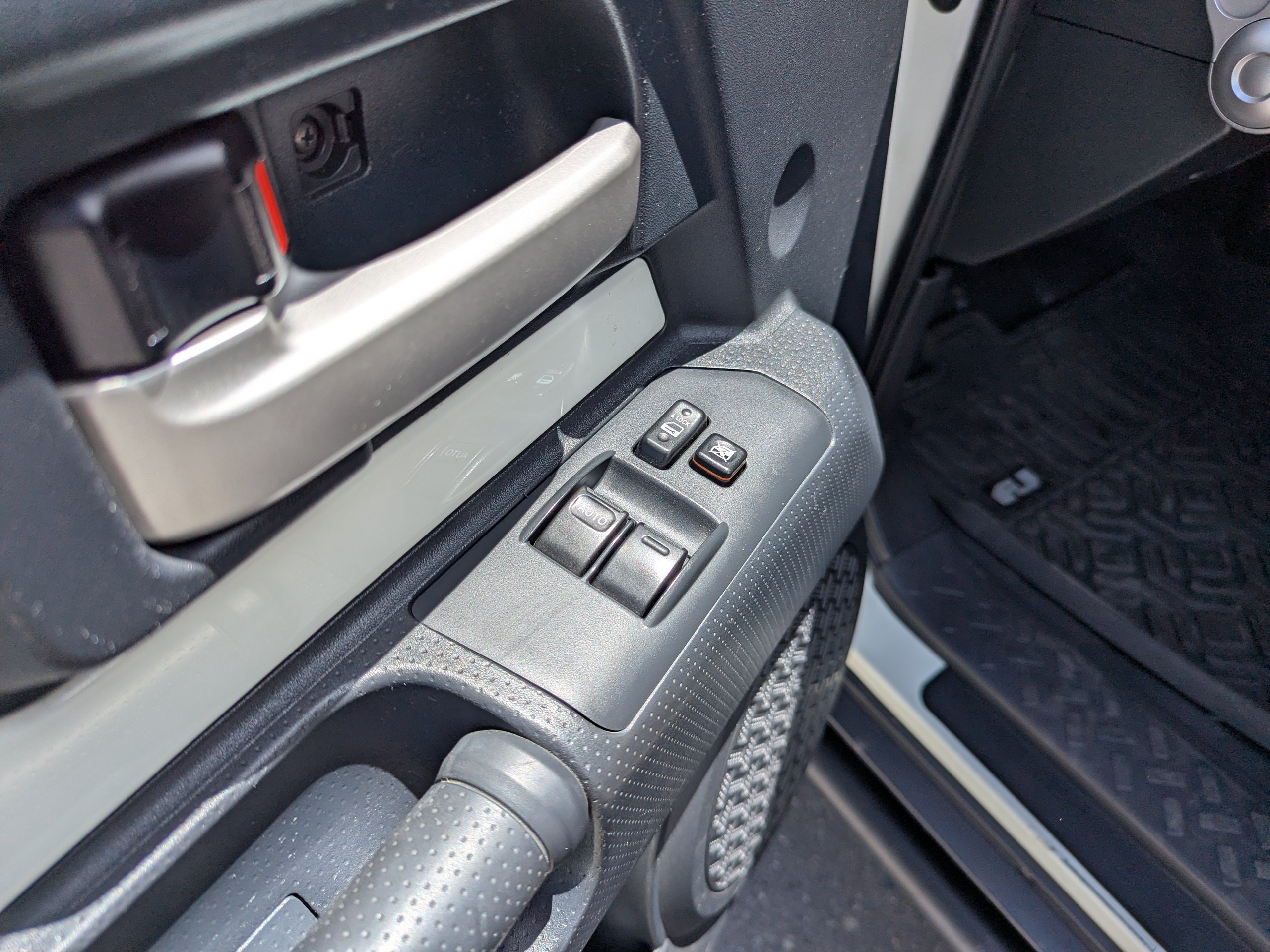 Used 2010 Toyota FJ Cruiser 4WD image 11