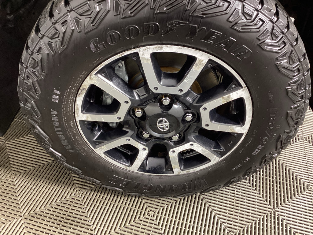 Used 2016 Toyota Tundra SR5 w/ TRD Off Road Package AWD/4WD image 7