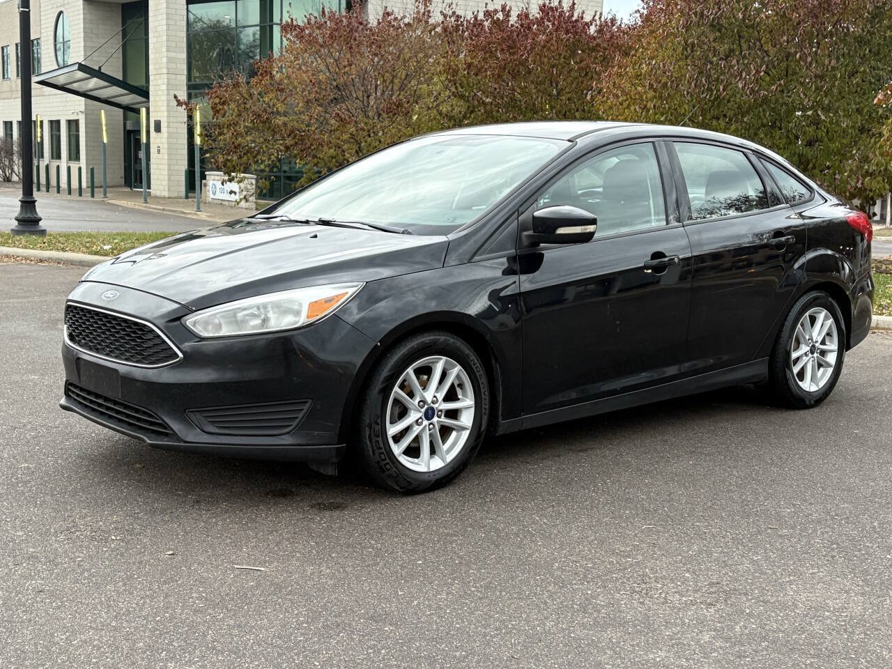 Used 2016 Ford Focus SE FWD image 2