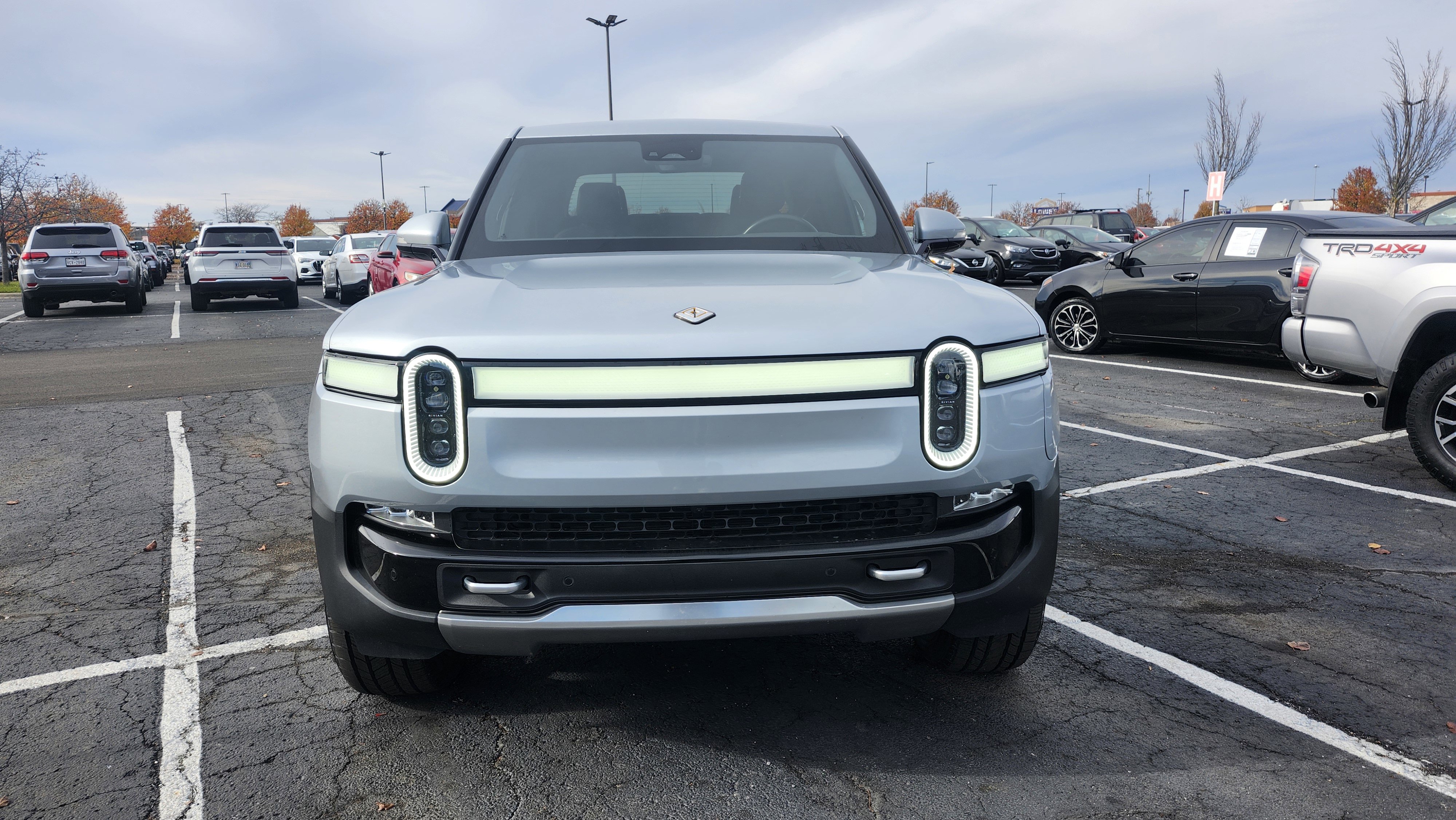 Used 2022 Rivian R1T Launch Edition image 12