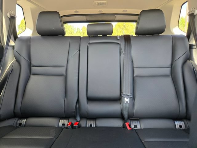 New 2026 Nissan Rogue Dark Armor FWD image 10