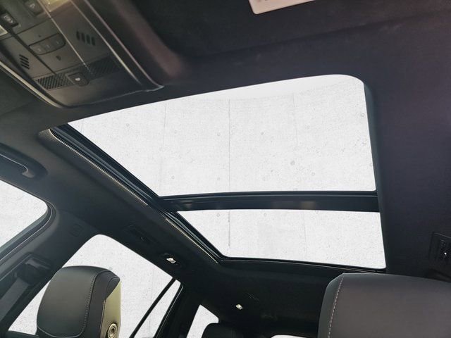 Used 2025 Cadillac XT6 Premium Luxury w/ LPO, Floor Liner Package image 32