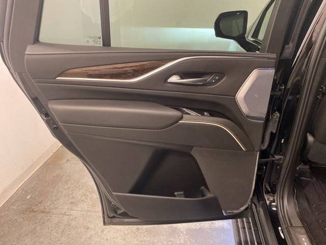 Used 2021 Cadillac Escalade Premium Luxury Platinum w/ Heavy-Duty Trailer Package image 23