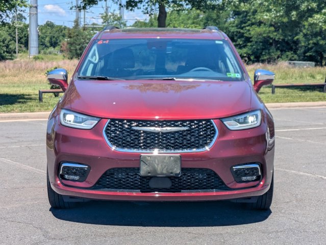 Used 2022 Chrysler Pacifica Limited w/ Uconnect Theater Family Group AWD/4WD video 2