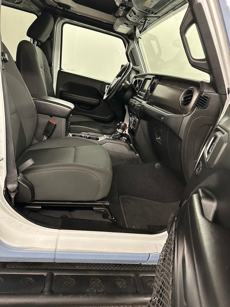 Used 2018 Jeep Wrangler Unlimited Sport S image 35