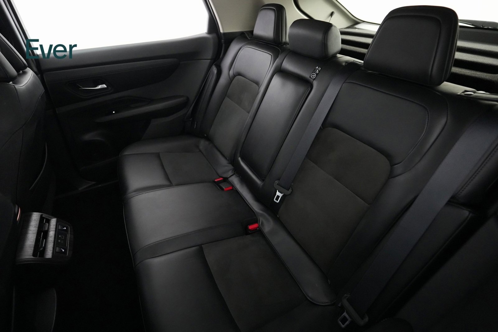 Used 2023 Nissan Ariya FWD image 8