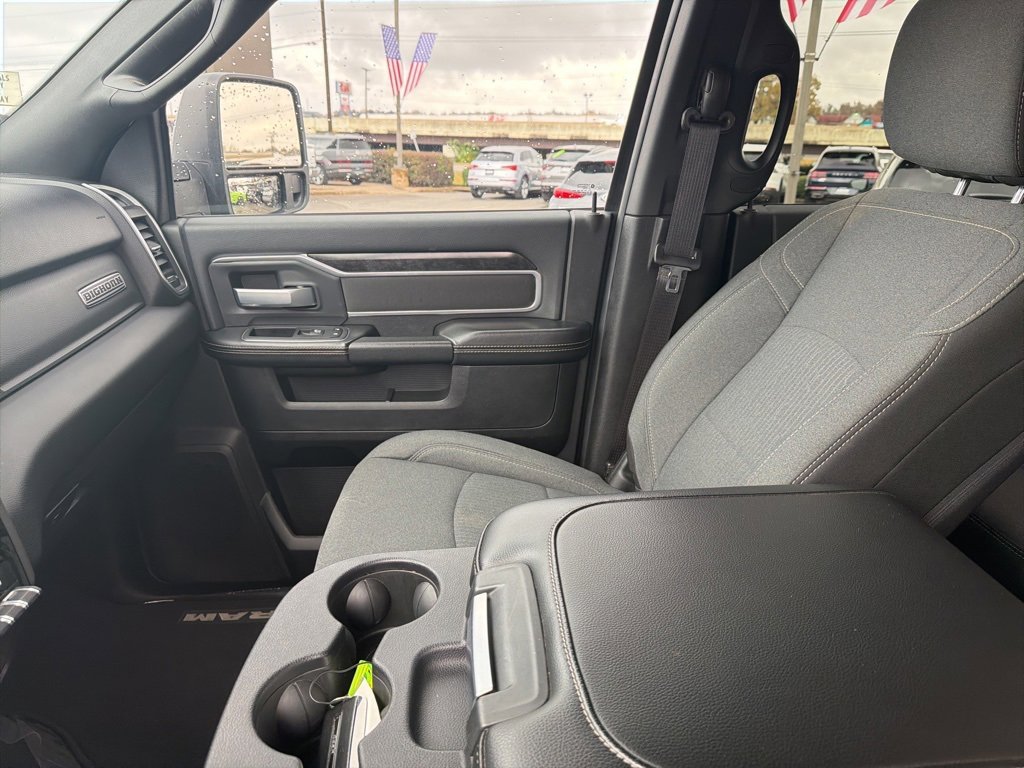 Used 2024 RAM 2500 Big Horn w/ Sport Appearance Package image 28