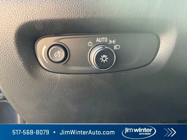 Used 2023 Chevrolet Traverse LT w/ LT Premium Package AWD/4WD image 27