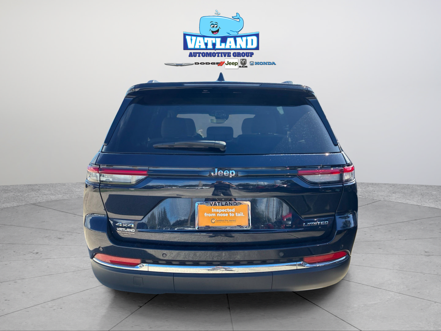Certified 2023 Jeep Grand Cherokee Limited w/ Trailer Tow Prep Group (B) AWD/4WD image 3