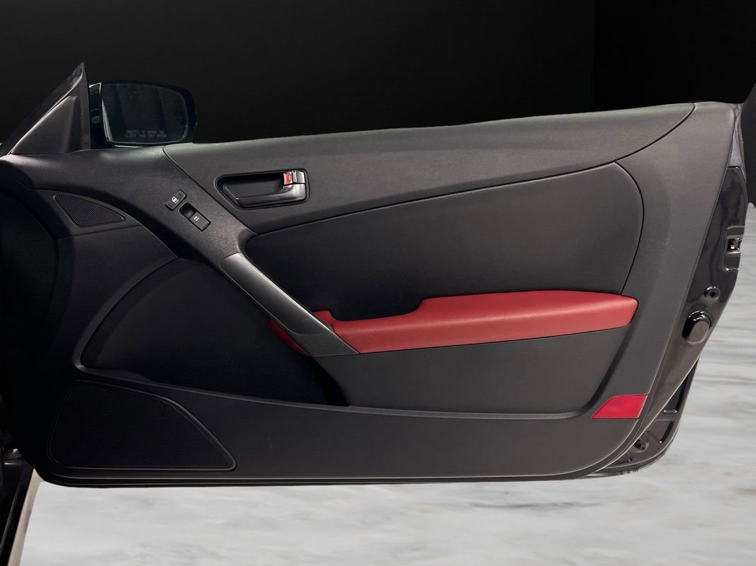 Used 2011 Hyundai Genesis 3.8 image 35