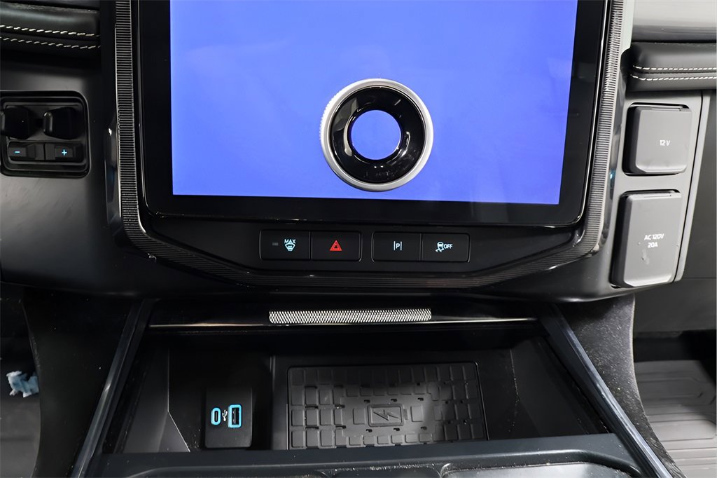 Used 2024 Ford F150 Lightning Platinum image 9