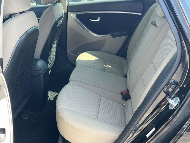 Used 2017 Hyundai Elantra GT FWD image 15