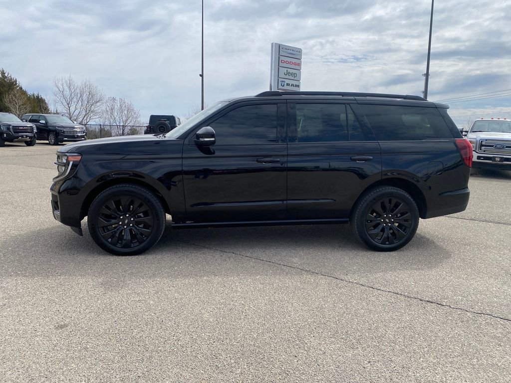 Used 2025 Ford Expedition Platinum w/ Stealth Appearance Package image 3