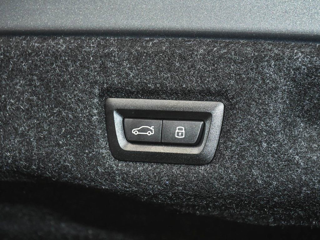 Used 2025 BMW i5 M60 w/ Executive Package image 79