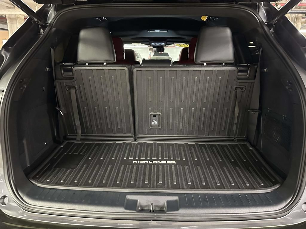 Used 2023 Toyota Highlander XSE AWD/4WD image 12