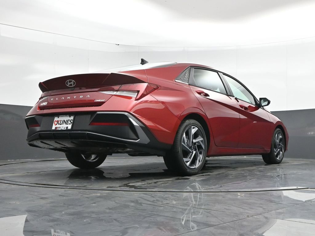 New 2025 Hyundai Elantra Limited image 46