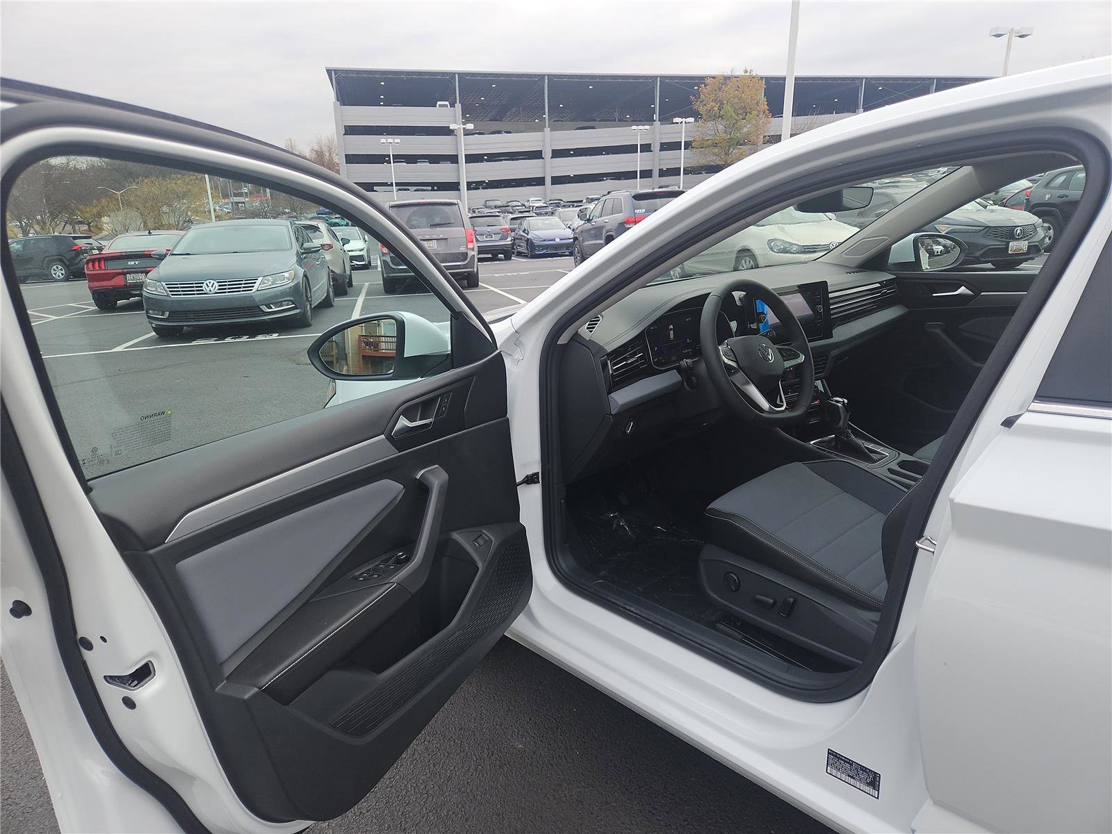 New 2026 Volkswagen Jetta SE image 11