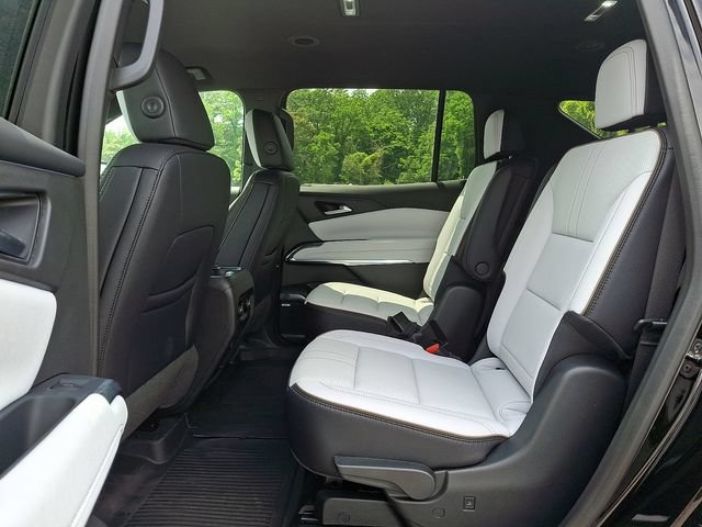 New 2026 Chevrolet Traverse High Country w/ LPO, Floor Liner Package FWD image 6