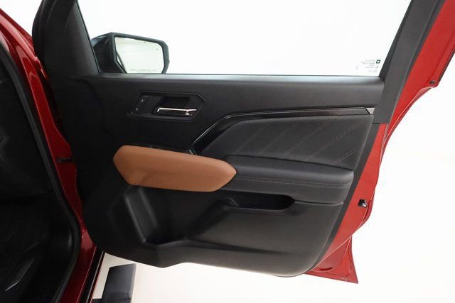 Used 2025 GMC Canyon AT4 w/ Technology Plus Package image 12