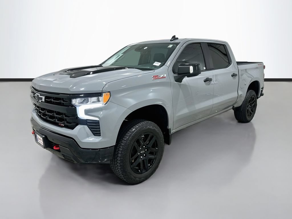Used 2024 Chevrolet Silverado 1500 LT Trail Boss w/ LT Trail Boss Premium Package AWD/4WD image 3