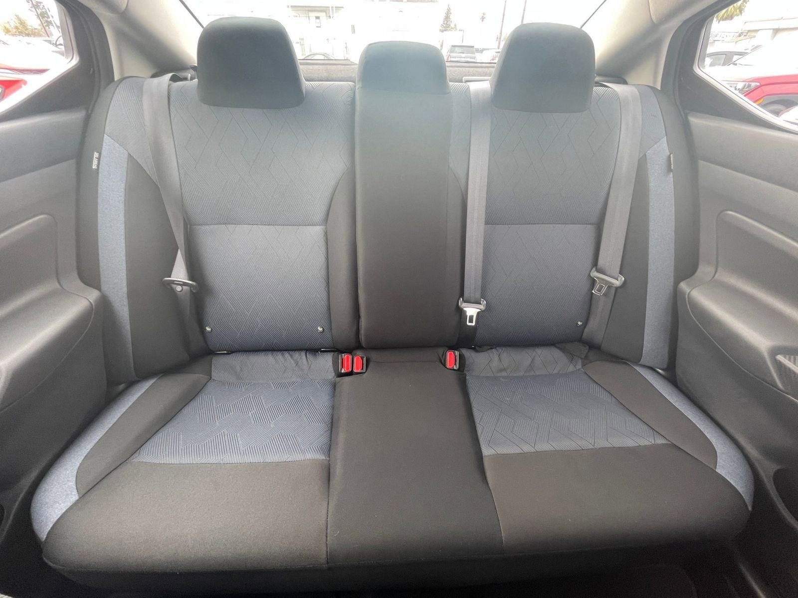 Used 2025 Nissan Versa SV image 33