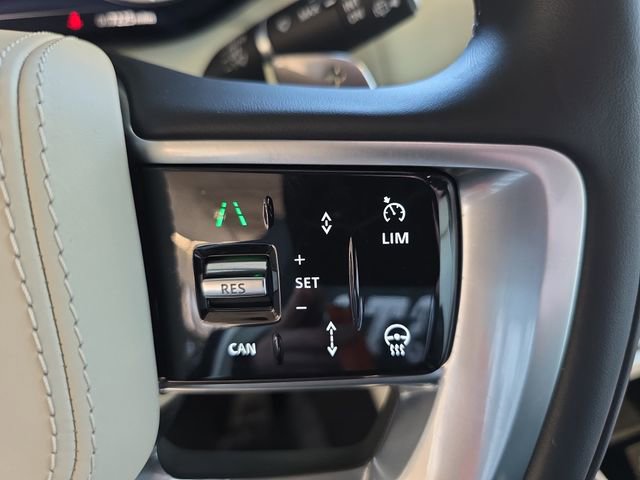 Used 2025 Land Rover Range Rover SE AWD/4WD image 19
