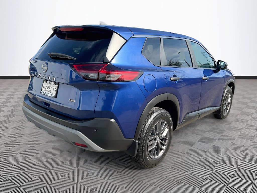 Used 2023 Nissan Rogue S AWD/4WD image 7