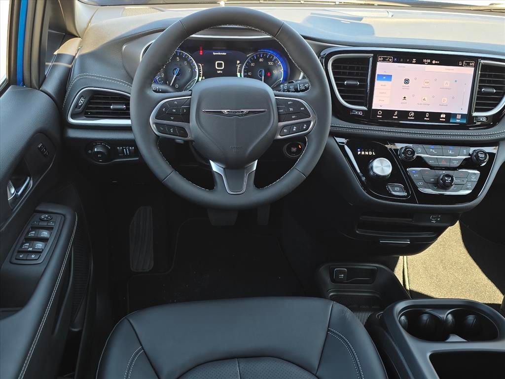 New 2026 Chrysler Pacifica Select FWD image 6