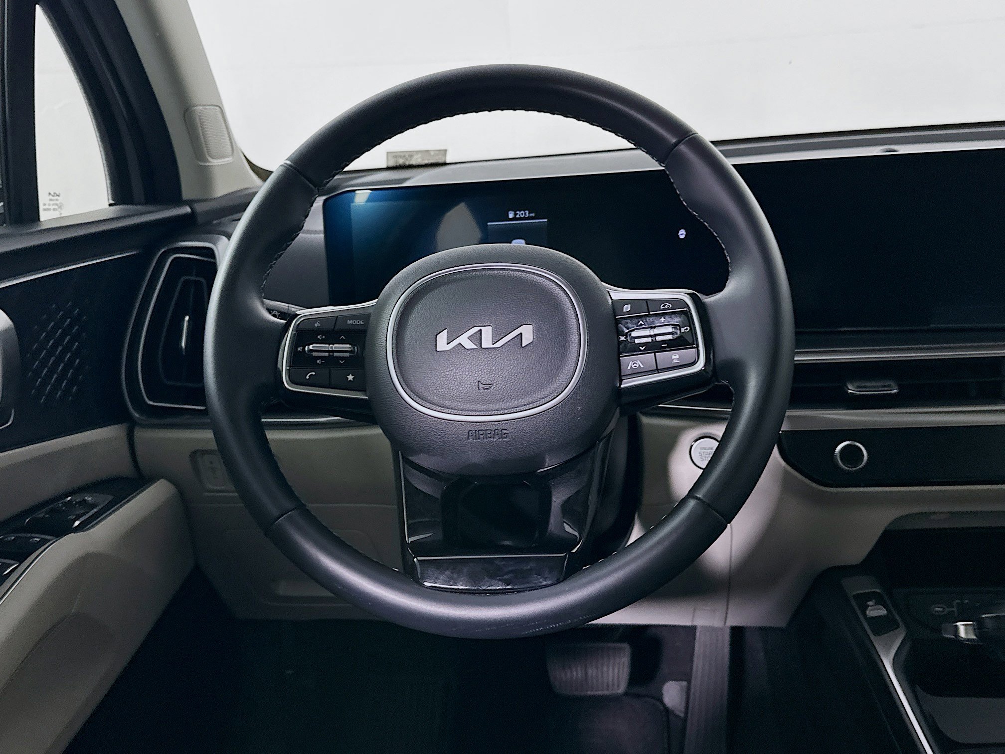 Used 2025 Kia Sorento EX image 18