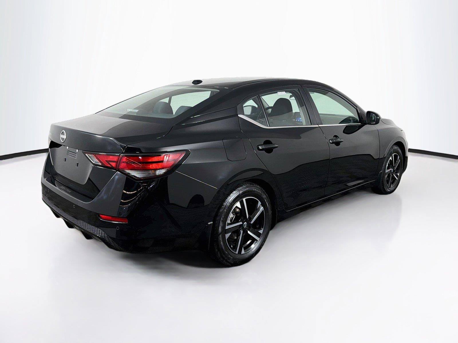 Used 2025 Nissan Sentra SV FWD image 11