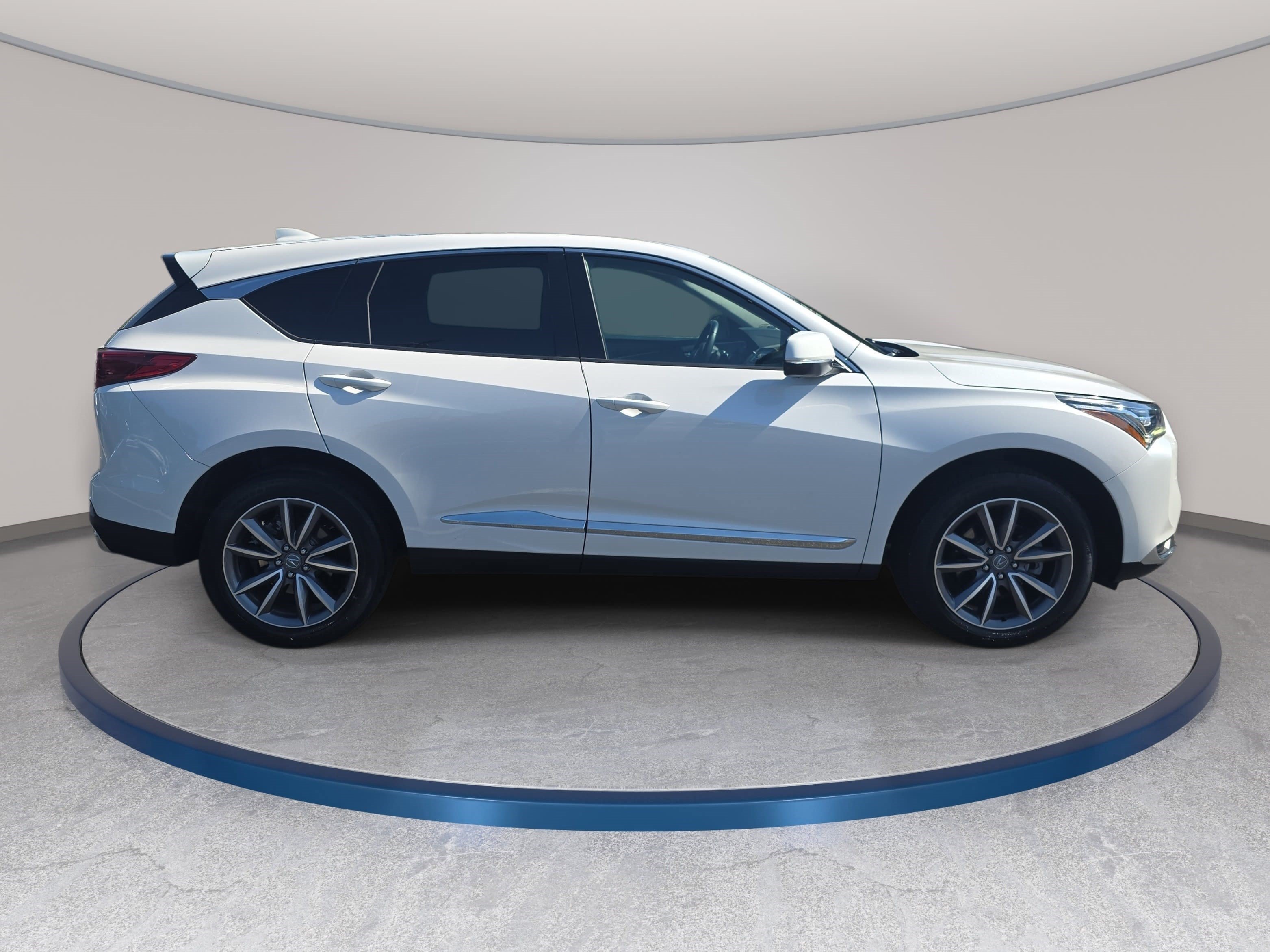 Used 2023 Acura RDX w/ Technology Package FWD image 4
