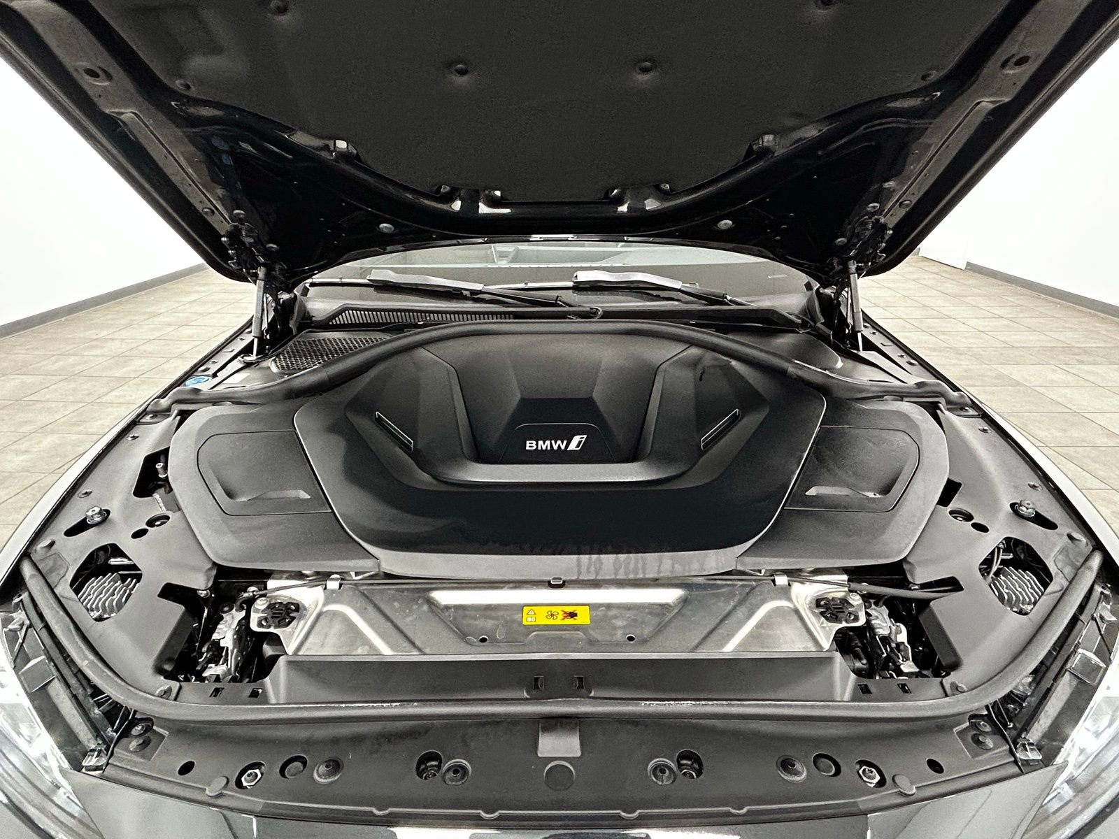 Used 2022 BMW i4 eDrive40 w/ M Sport Package image 43