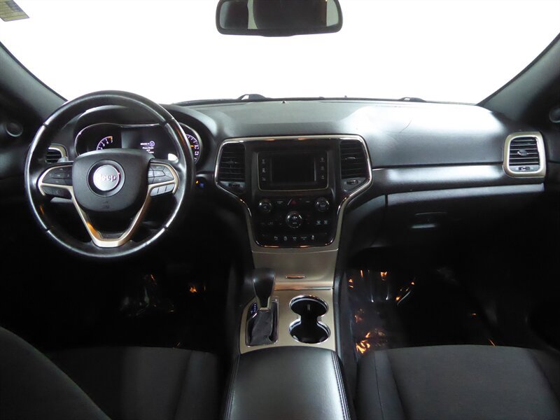 Used 2016 Jeep Grand Cherokee Laredo w/ Quick Order Package 23E AWD/4WD image 9
