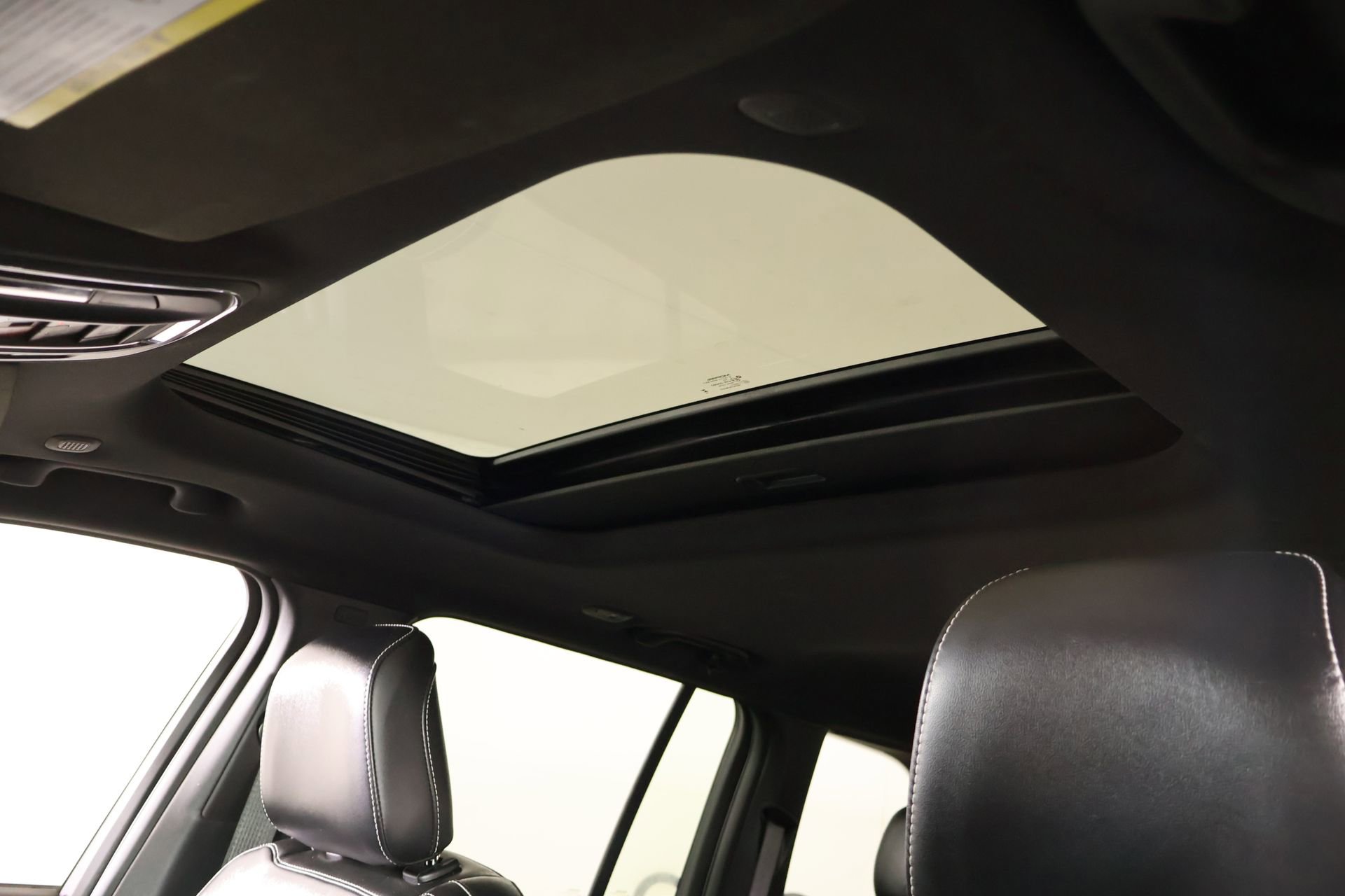 Used 2024 Jeep Grand Cherokee Altitude AWD/4WD image 15