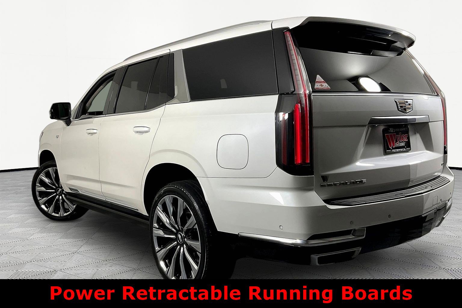 Used 2025 Cadillac Escalade Premium Luxury Platinum AWD/4WD image 4