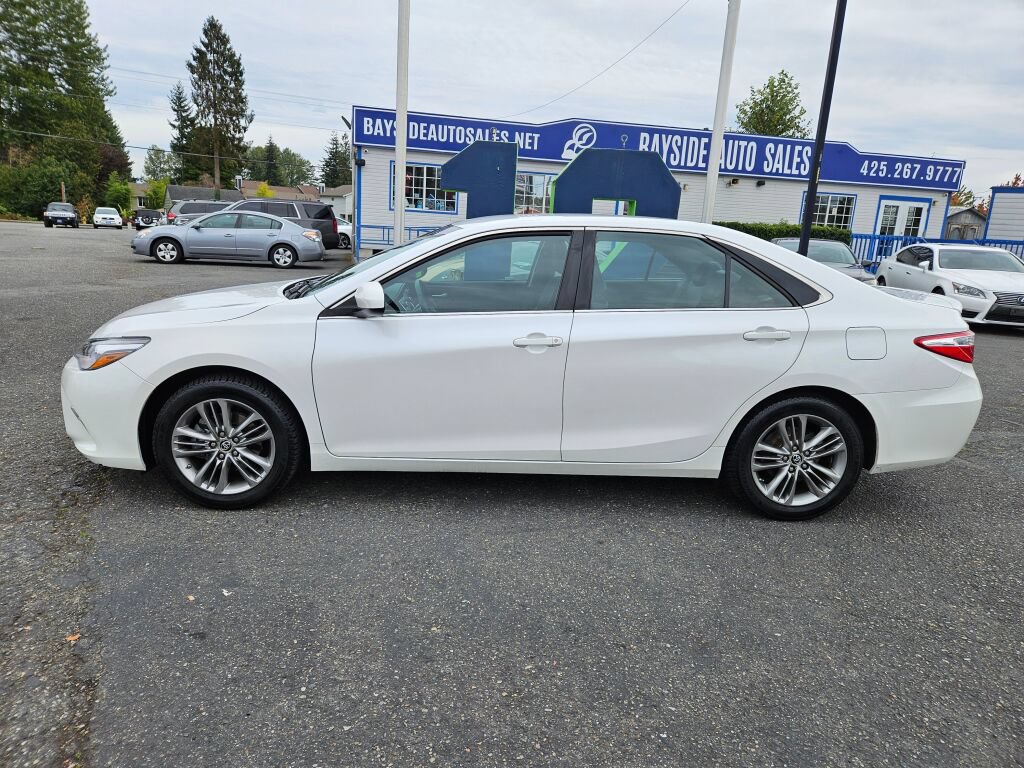 Used 2016 Toyota Camry SE FWD image 2