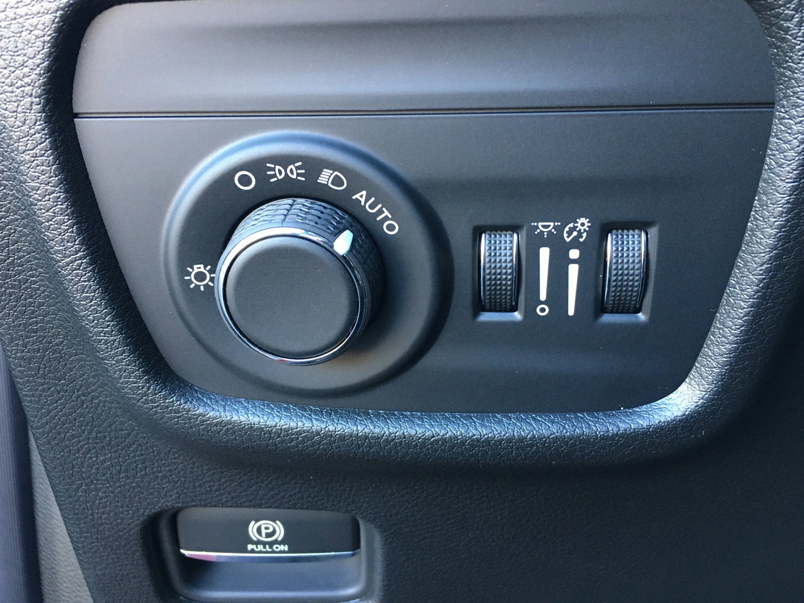 New 2025 Jeep Grand Cherokee L Altitude image 27