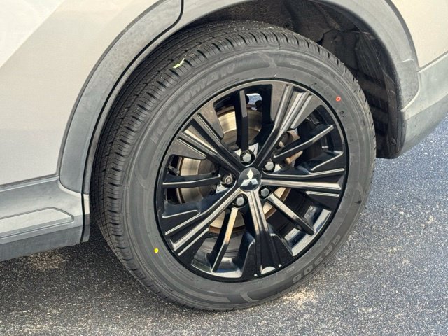 Used 2020 Mitsubishi Eclipse Cross LE FWD image 35