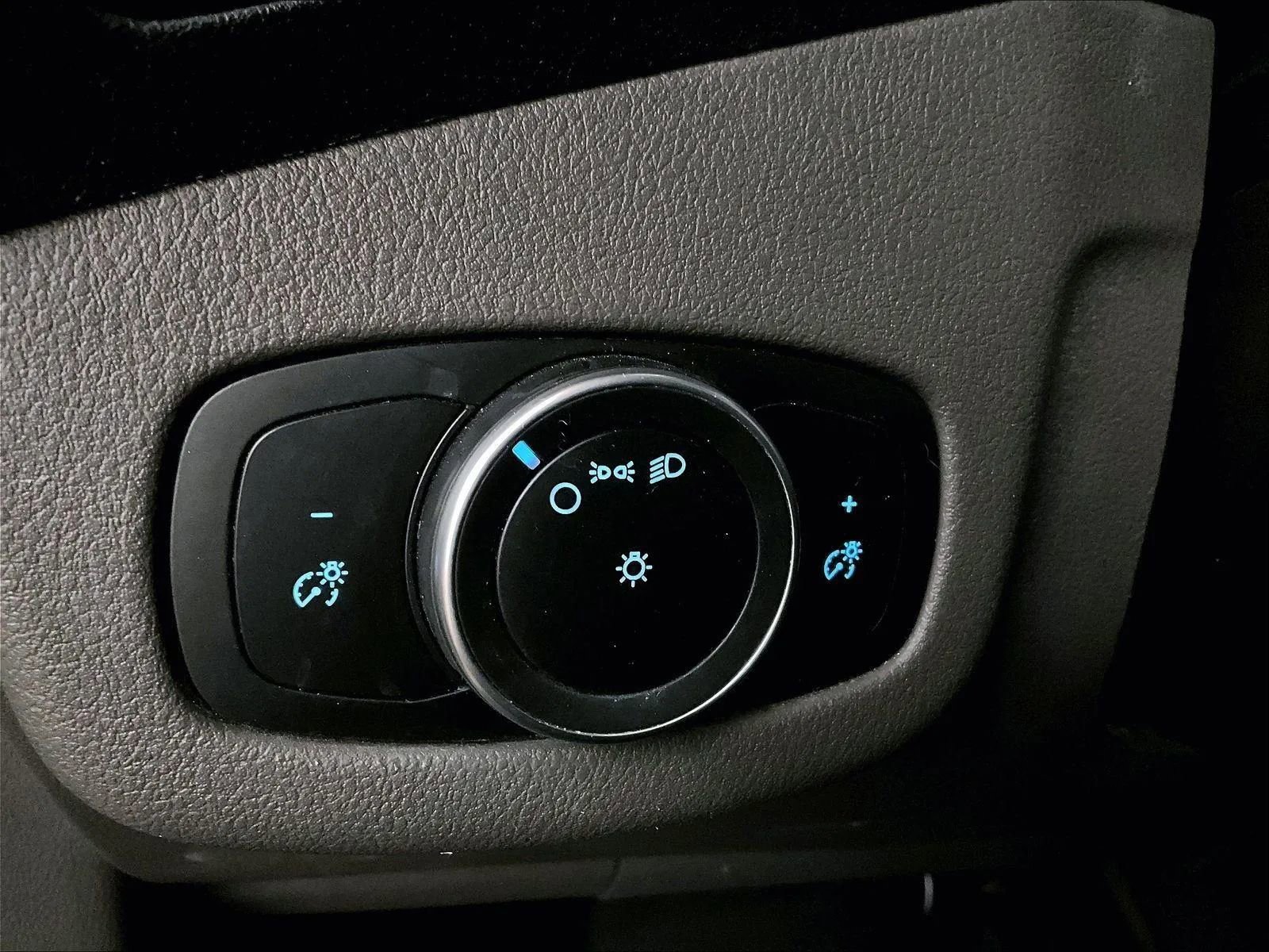 Used 2019 Ford Transit Connect XL image 28