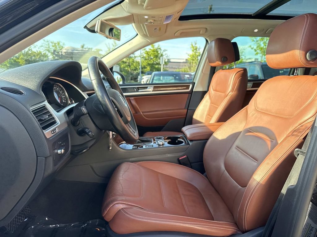 Used 2015 Volkswagen Touareg VR6 AWD/4WD image 10