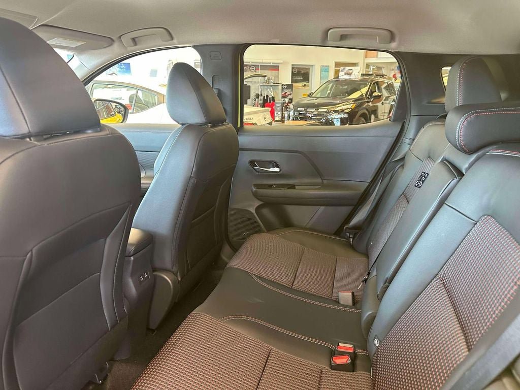 New 2026 Nissan Kicks SR w/ Cold Weather Package AWD/4WD image 10