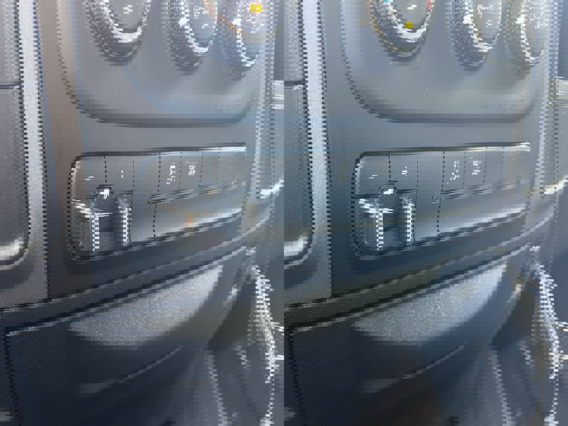 Used 2013 RAM 1500 Express image 5